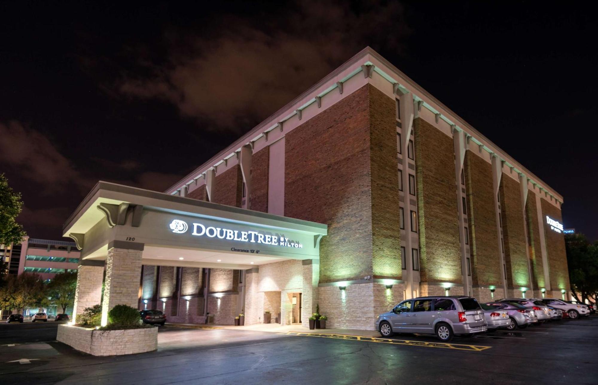 Doubletree By Hilton Montgomery Downtown Exterior foto